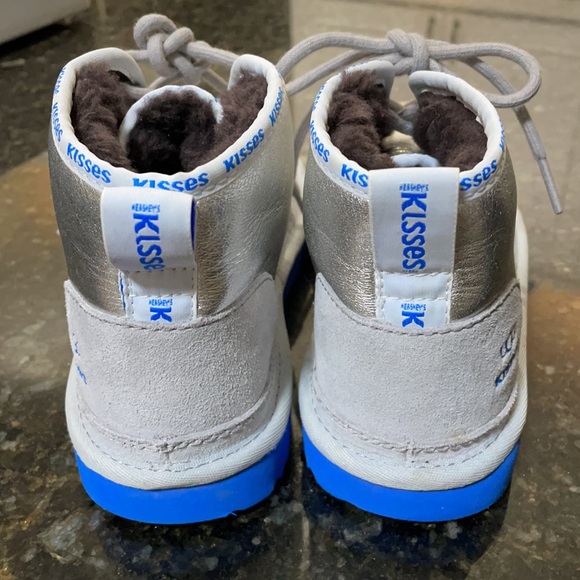 Ugg Hershey’s Kisses Neumel II Boots - Picture 3 of 7